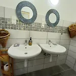 Of Art Vendeghaz Es Erdei Koezoessegi Haz