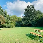 Of Art Vendeghaz Es Erdei Koezoessegi Haz *